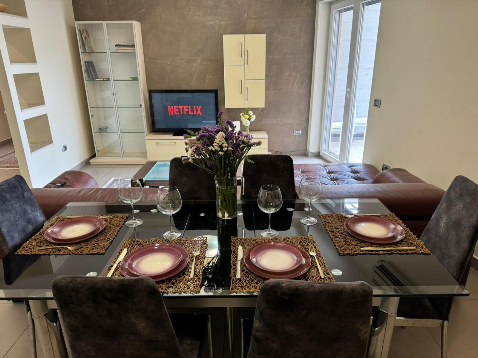 Diem Apartment Near Pazari I Ri Тирана Екстериор снимка