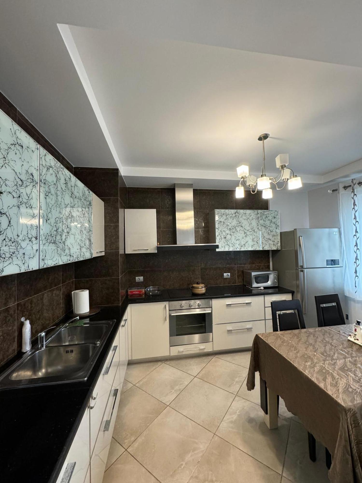 Diem Apartment Near Pazari I Ri Тирана Екстериор снимка